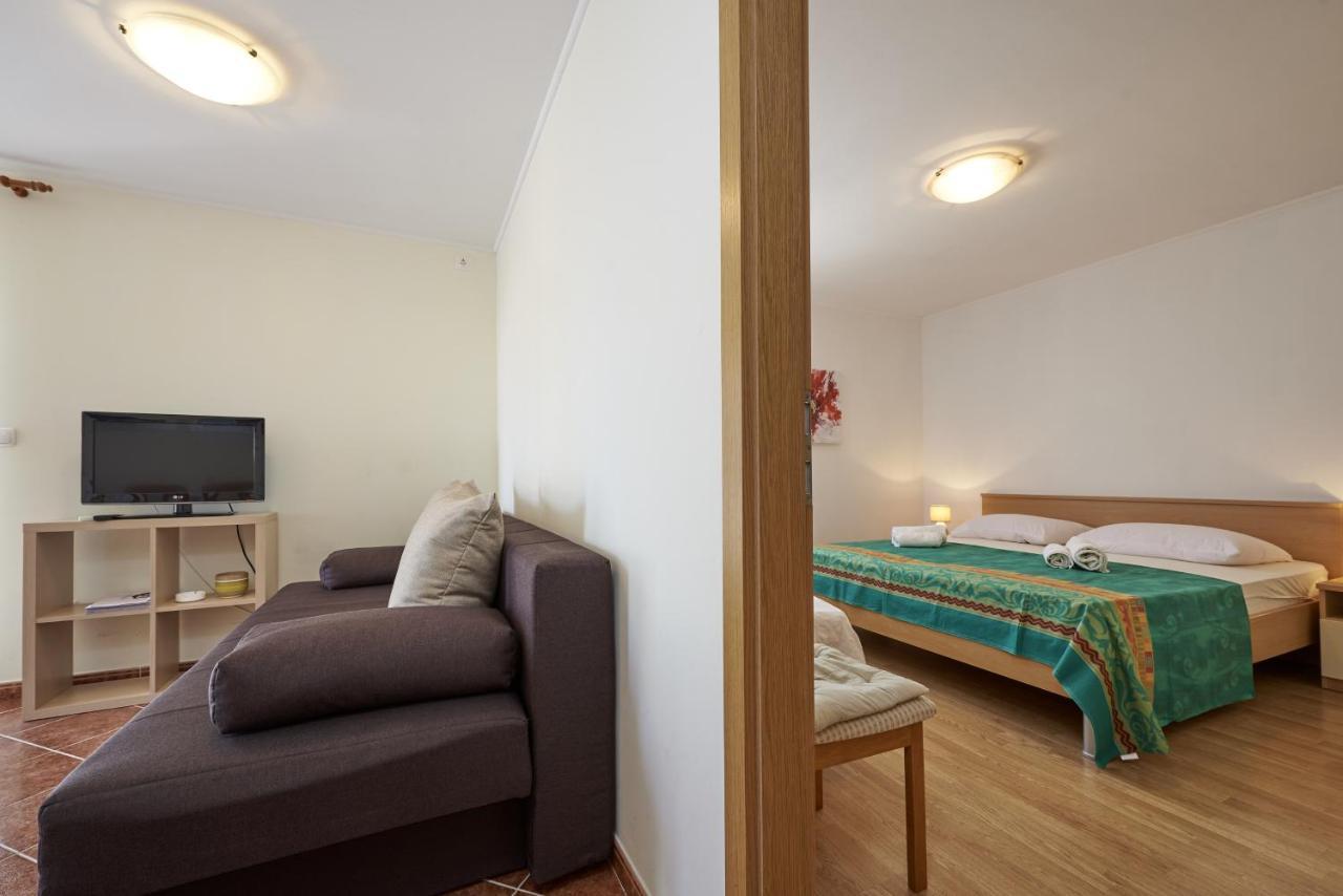 Apartments By The Sea Slatine, Ciovo - 15504 Екстериор снимка