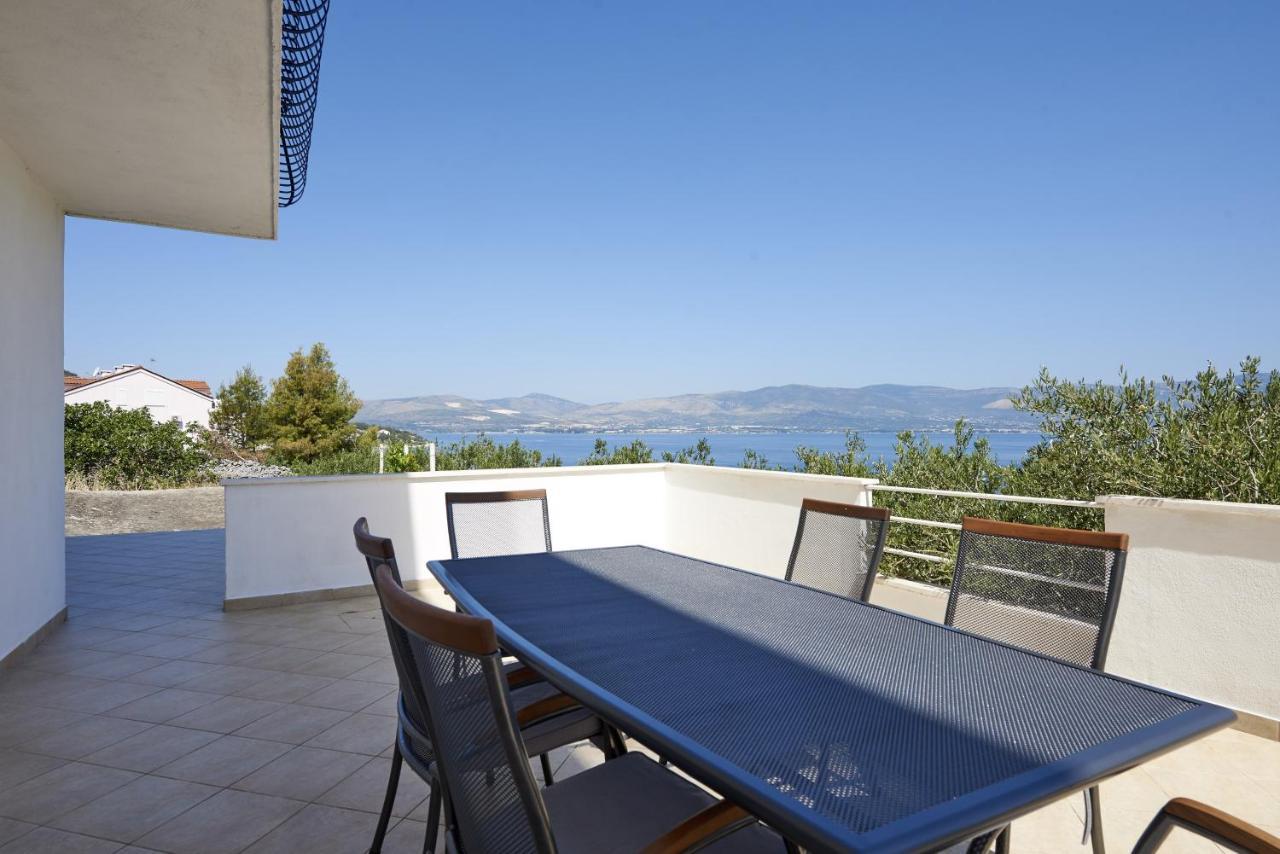 Apartments By The Sea Slatine, Ciovo - 15504 Екстериор снимка