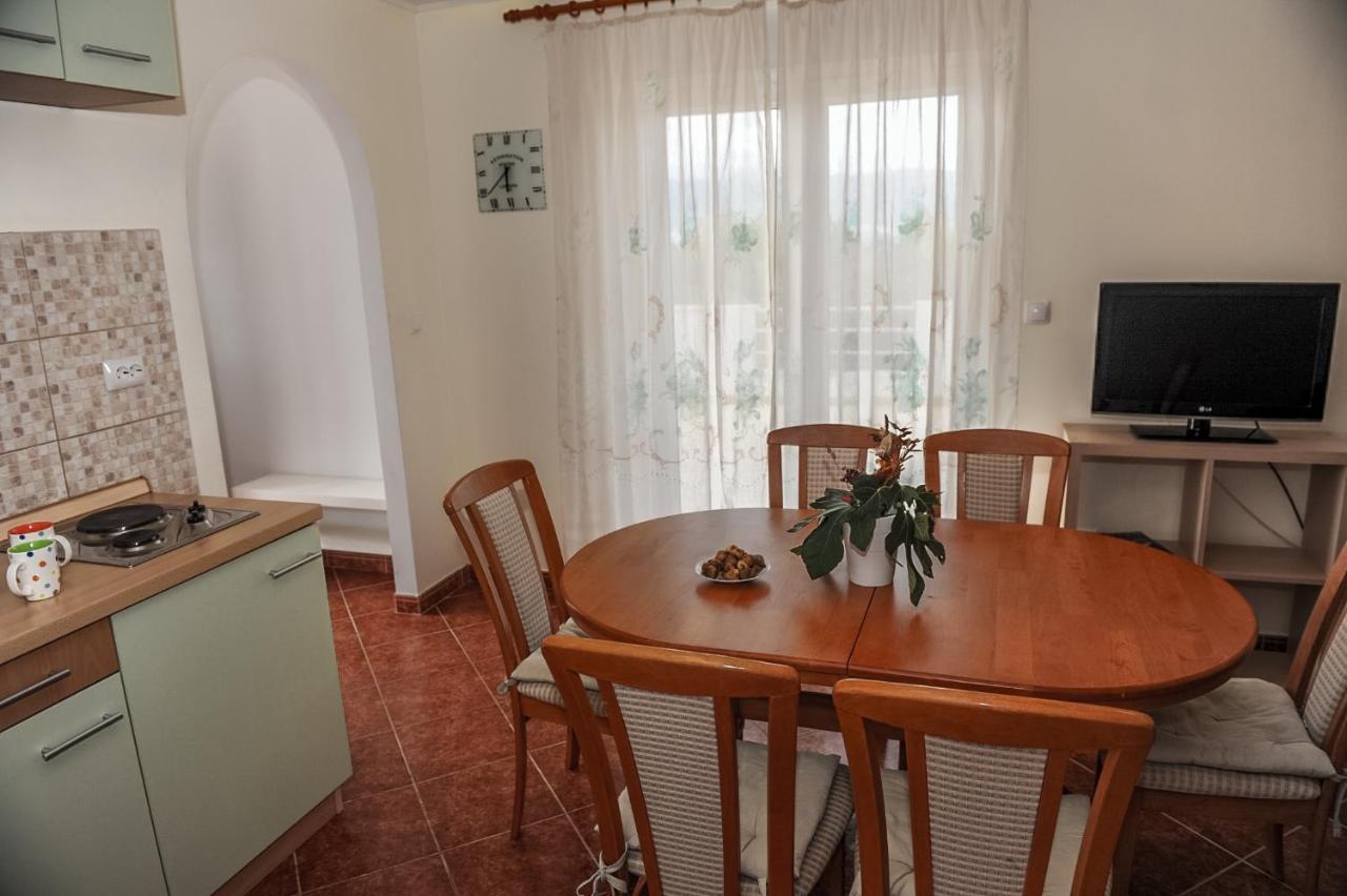 Apartments By The Sea Slatine, Ciovo - 15504 Екстериор снимка