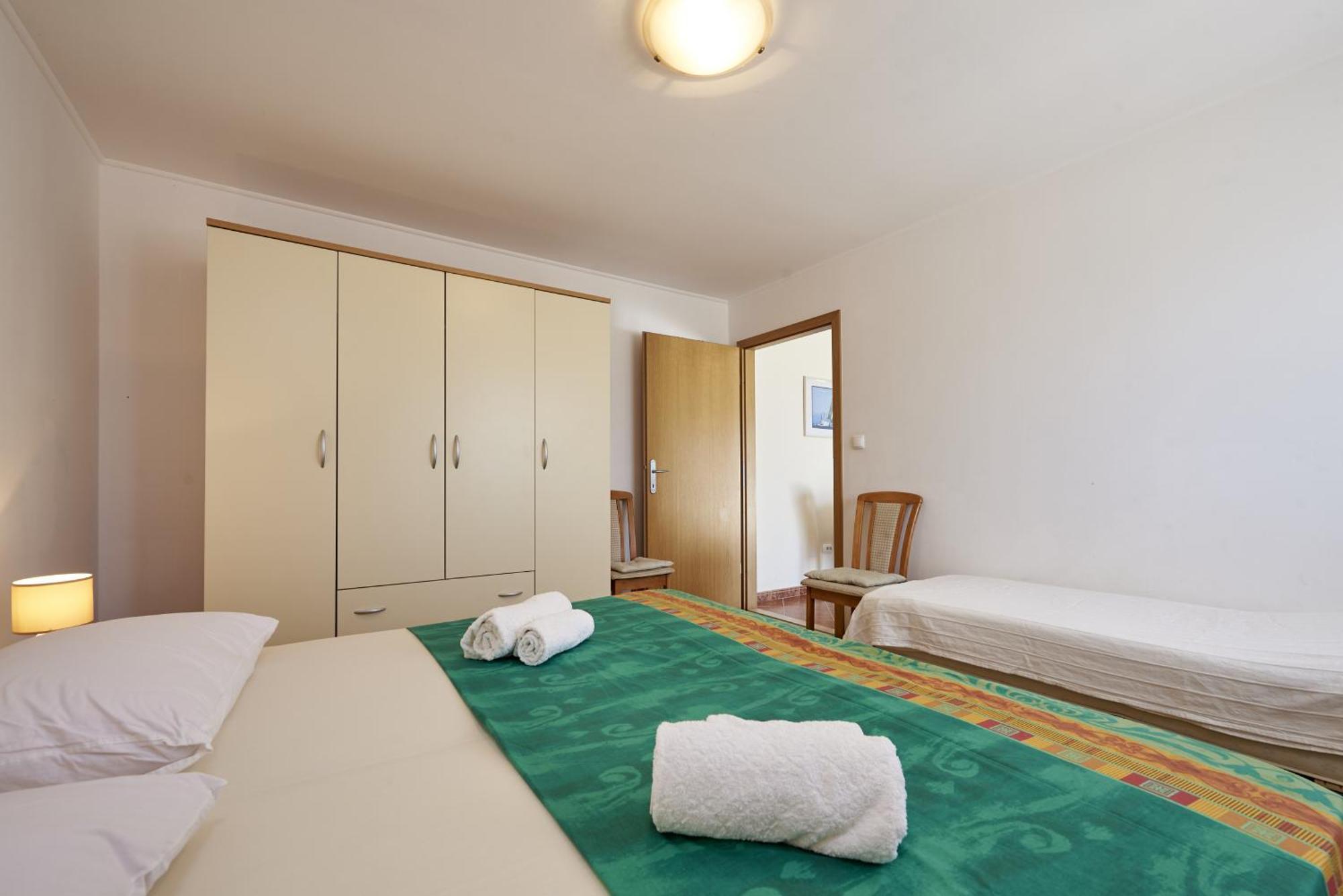Apartments By The Sea Slatine, Ciovo - 15504 Стая снимка
