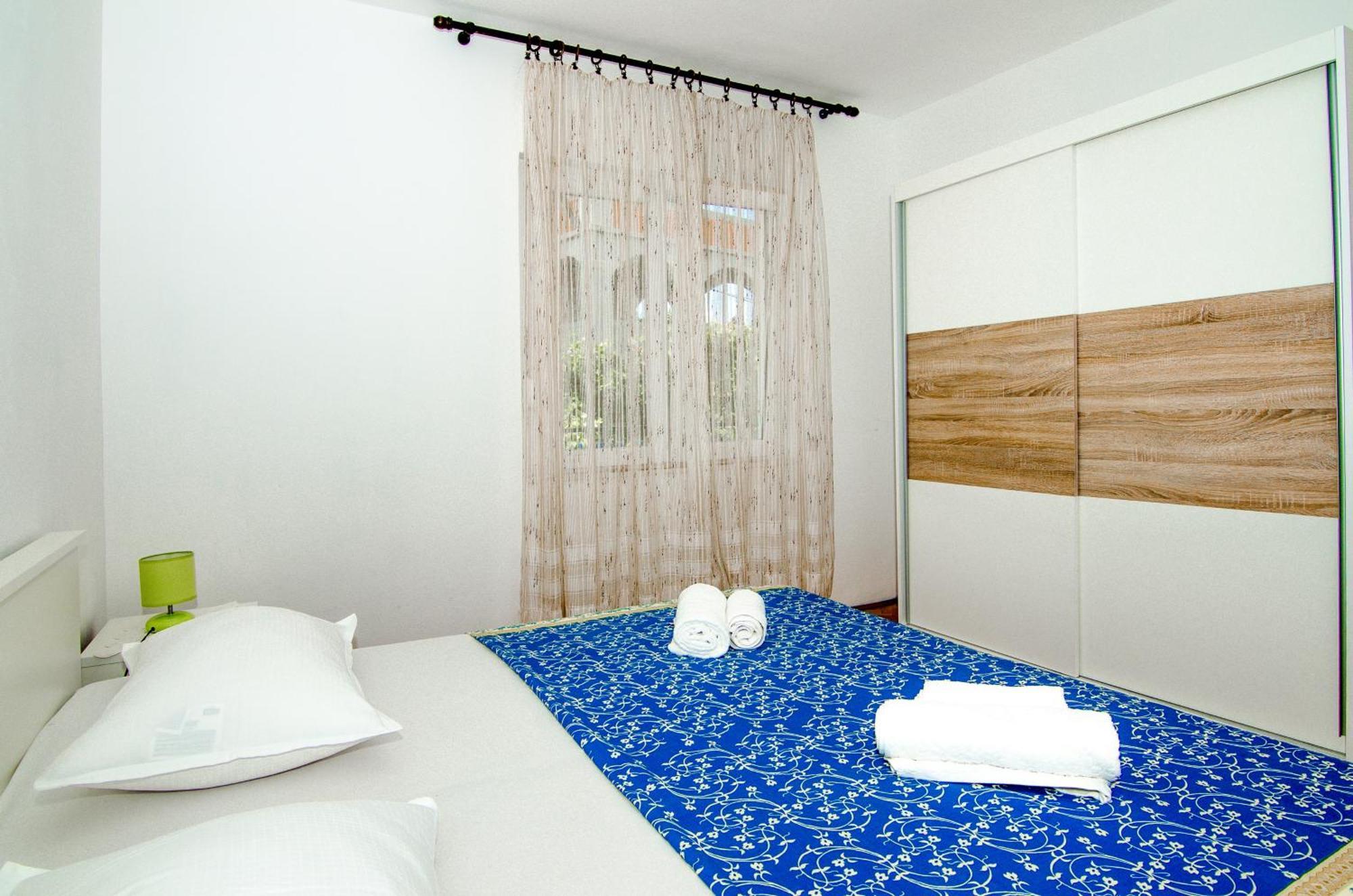 Apartments By The Sea Slatine, Ciovo - 15504 Стая снимка